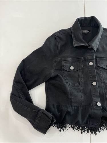 Cest toi black - toi, label